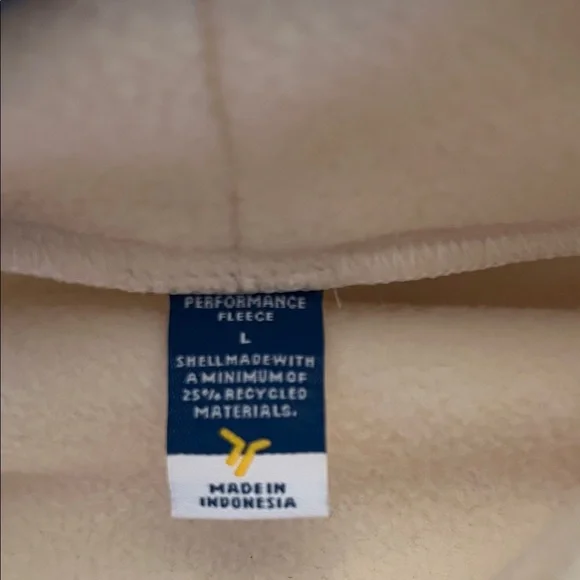 NWT OLD NAVY PERFORMANCE FLEECE - Picture 3 of 4